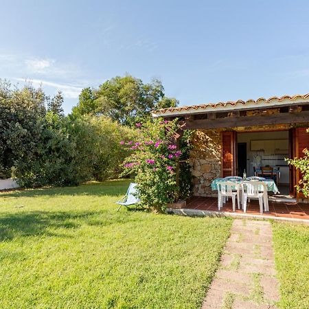 Appartamento Trilocale Le Canne 6 Posti Letto Con Giardino San Teodoro  Extérieur photo