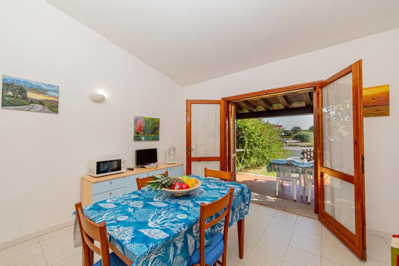 Appartamento Trilocale Le Canne 6 Posti Letto Con Giardino San Teodoro  Extérieur photo